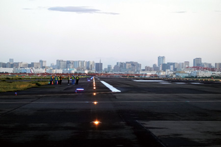 東京国際空港C滑走路における試験状況